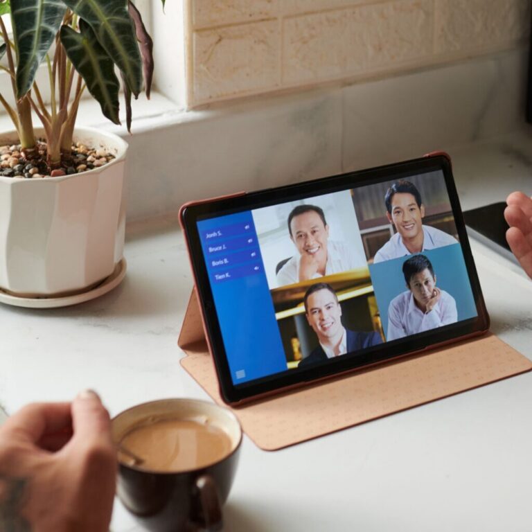 Erfolgreiche Zusammenarbeit im internationalen Team trotz Zeitzonenunterschieden